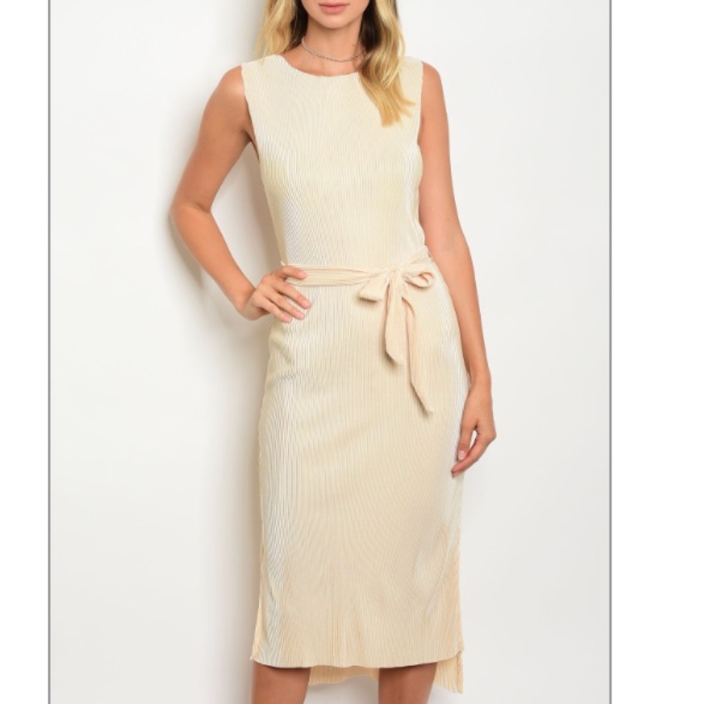 Trendy Boutique‎ Cream Midi Dress